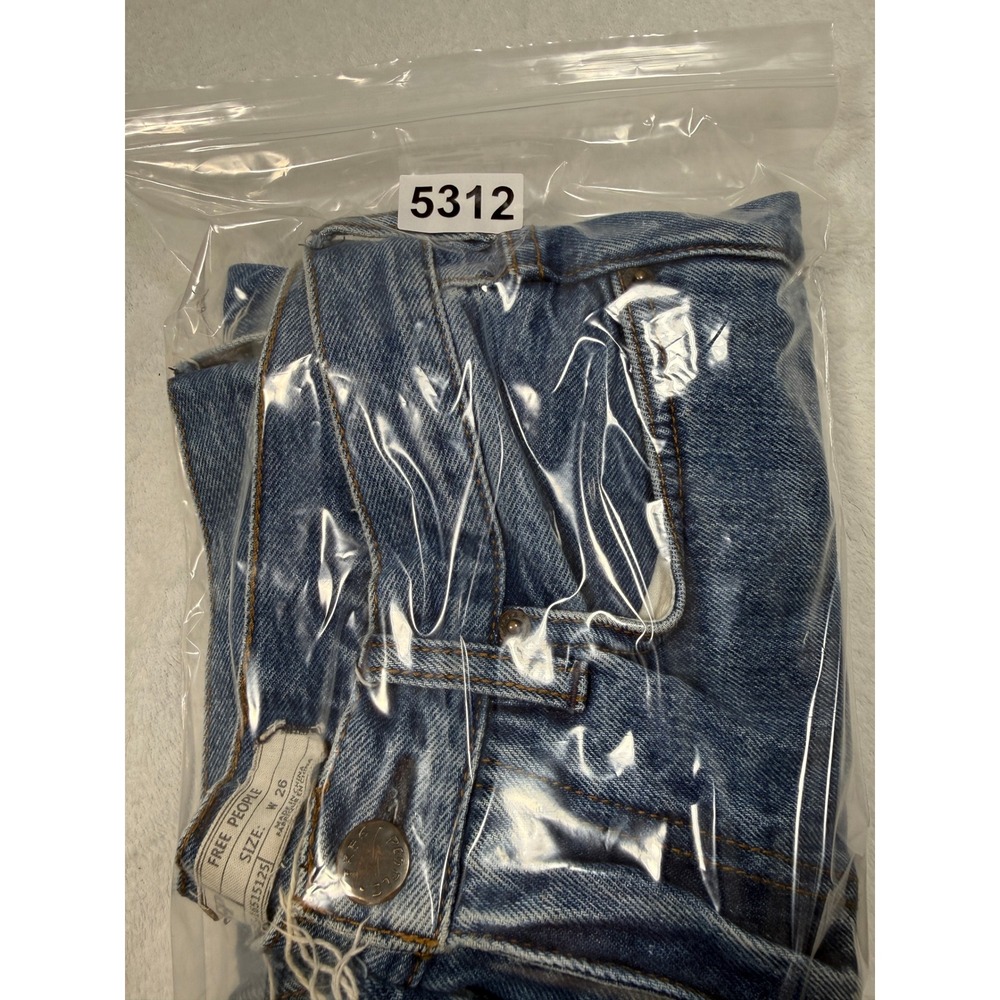 Free People Straight Leg Jeans Blue Med Wash Raw Released Hem W-26 Fit W-28x25 - Picture 8 of 8